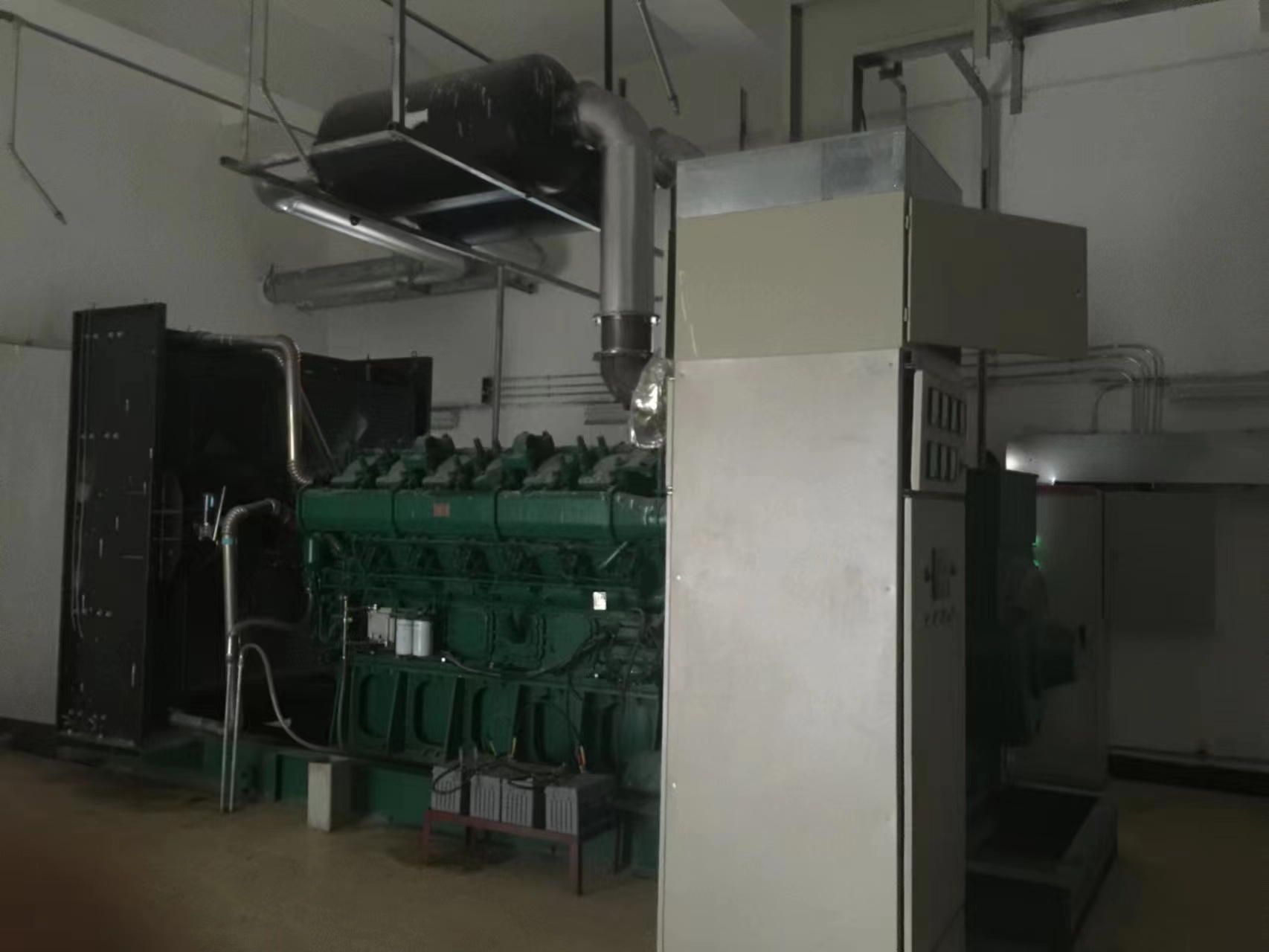 柴油發(fā)電機(jī)組負(fù)荷低，排氣管滴油的原因